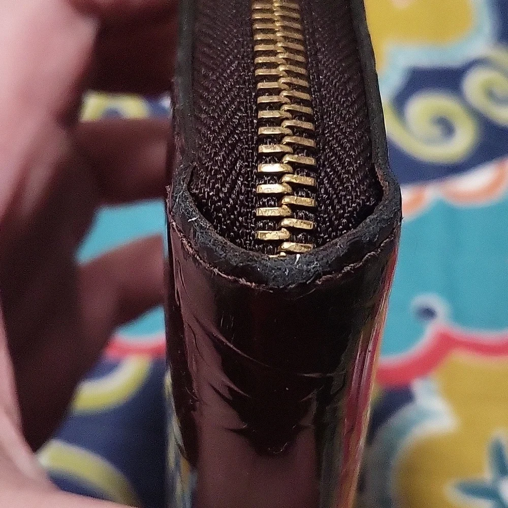 Louis Vuitton LV Vernis Amarante Zip Wallet - Picture 6 of 17